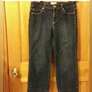 Womens Capris with beautiful designs on the back pockets